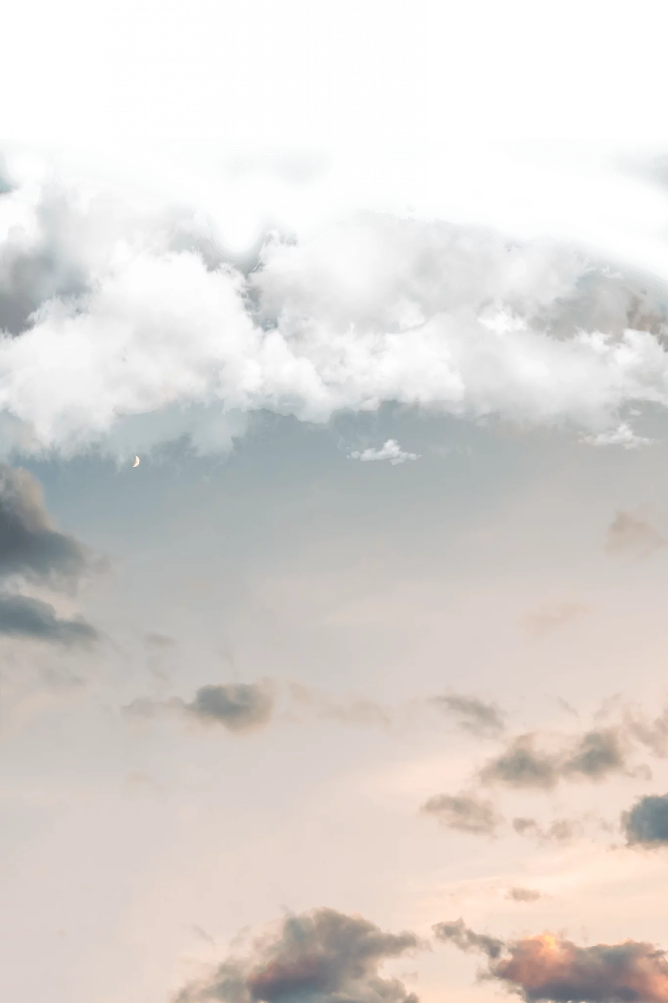 KI-basierte Bildbeschreibung: Ein Himmel mit vereinzelten Wolken und sanften Pastellfarben, mit einer schwachen Mondsichel und einem dunklen, unregelmäßigen Rand am oberen Rand.